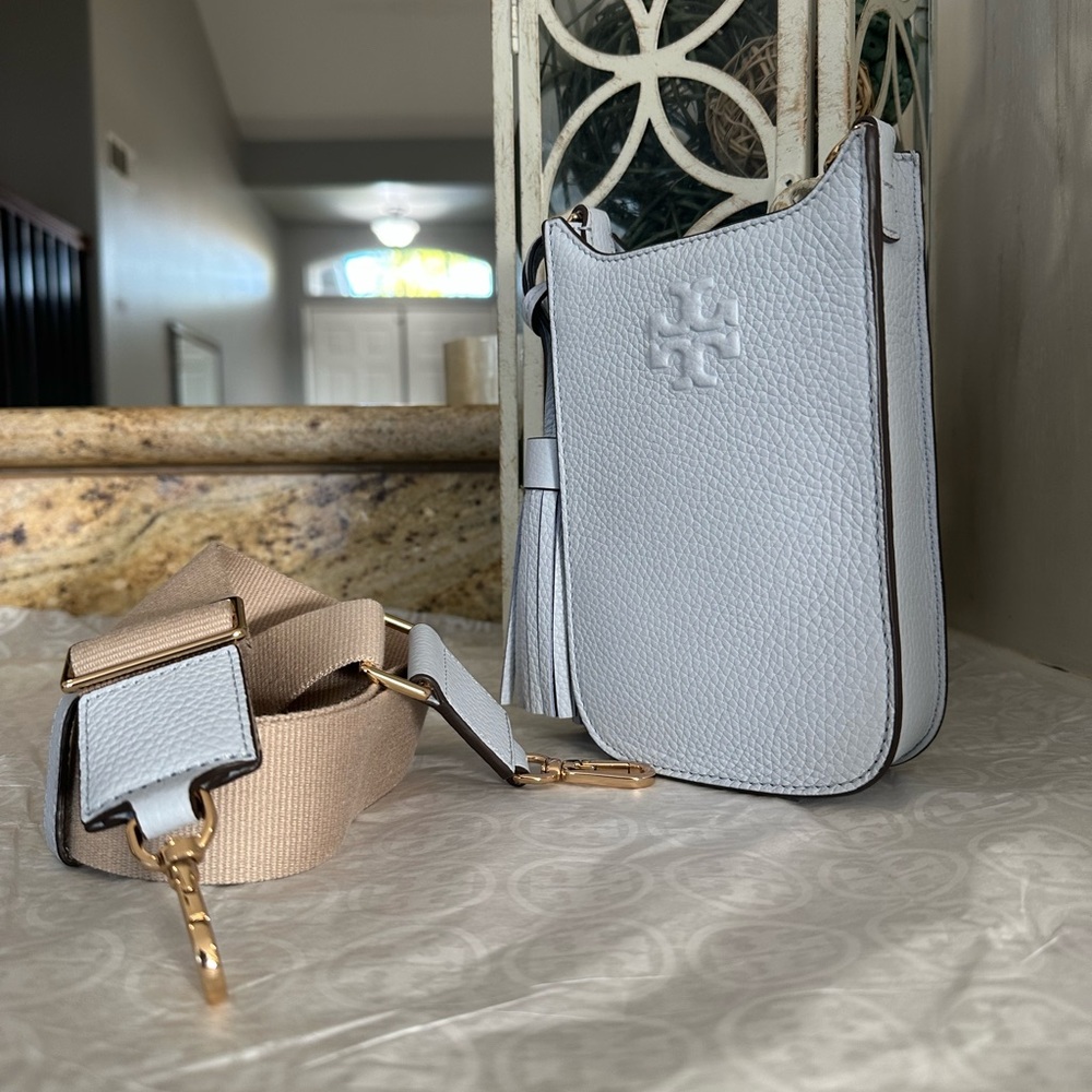 New Tory Burch Thea cellphone crossbody thick strap - Picture 2 of 6